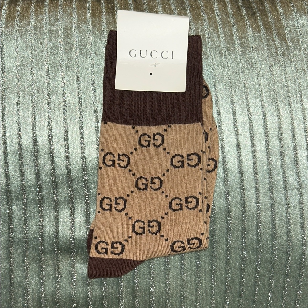 Gucci Men's Socks in Rich Brown and Tan